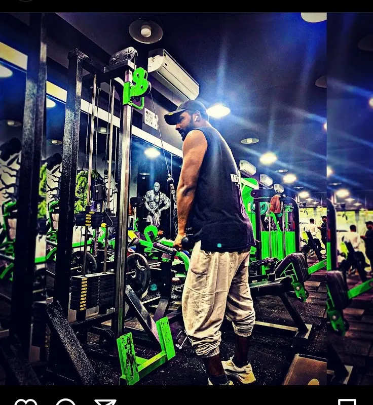 Fitness Hub - Biggest Gym in Mumbai