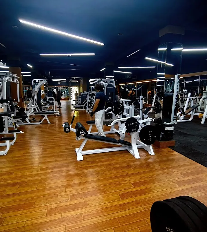 Fitness Hub - Biggest Gym in Mumbai