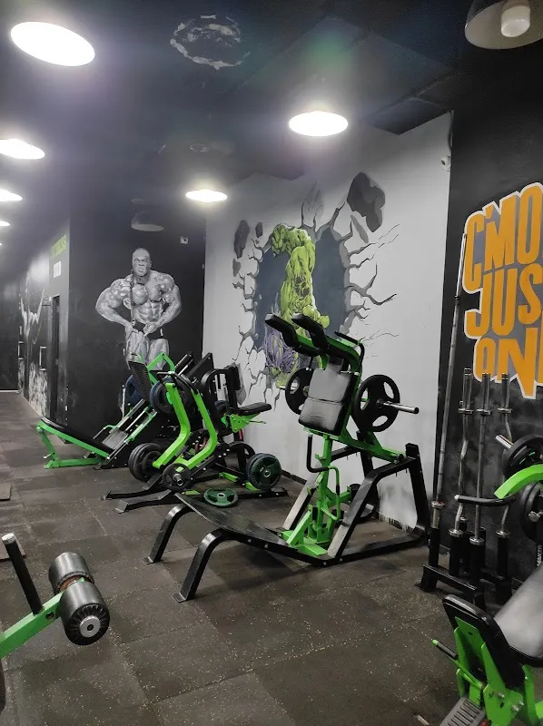 Fitness Hub - Biggest Gym in Mumbai