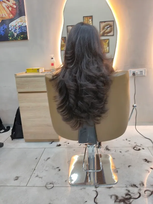 S&C Salon (Strawberries and Cigarettes)