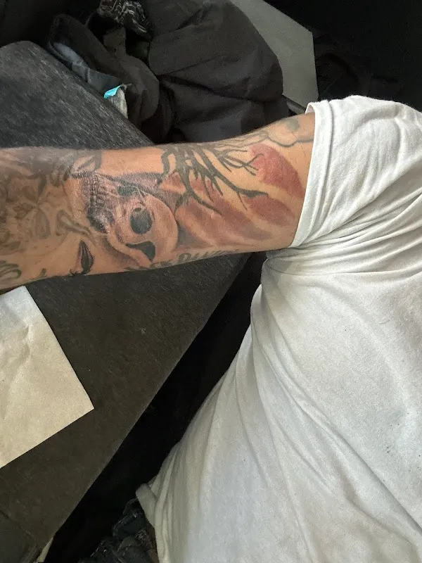 Heartbreakers Tattoo Shop