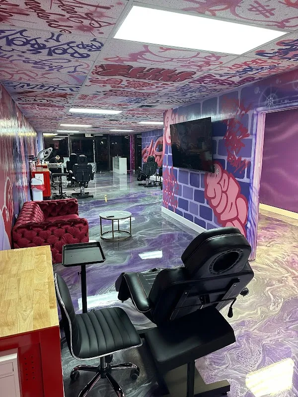 Heartbreakers Tattoo Shop