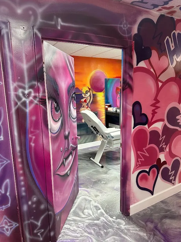Heartbreakers Tattoo Shop