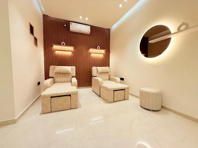 Aura Luxury Beauty & Spa
