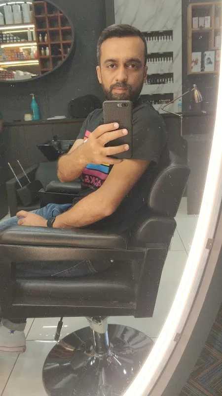 Ewaana the family salon