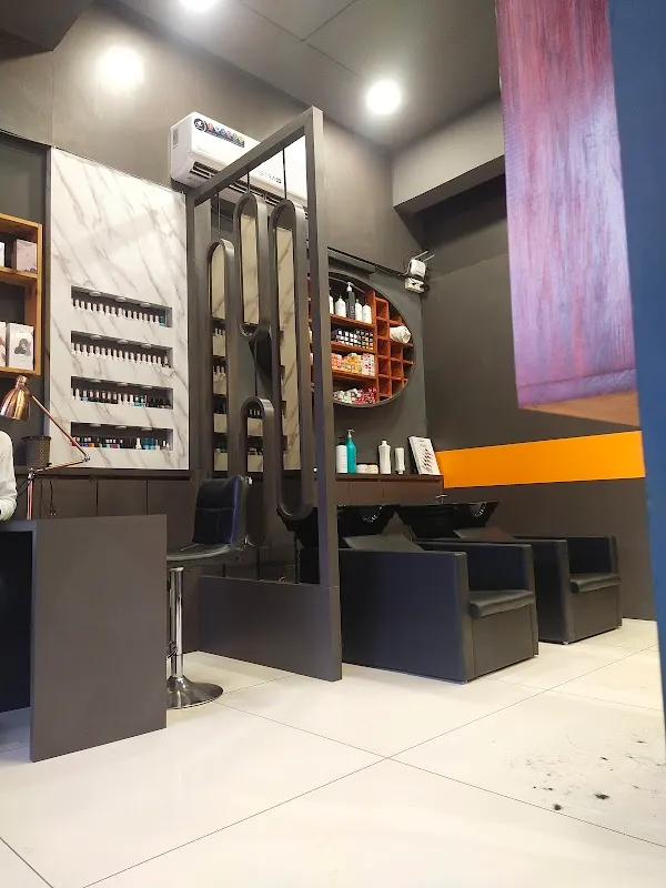 Ewaana the family salon