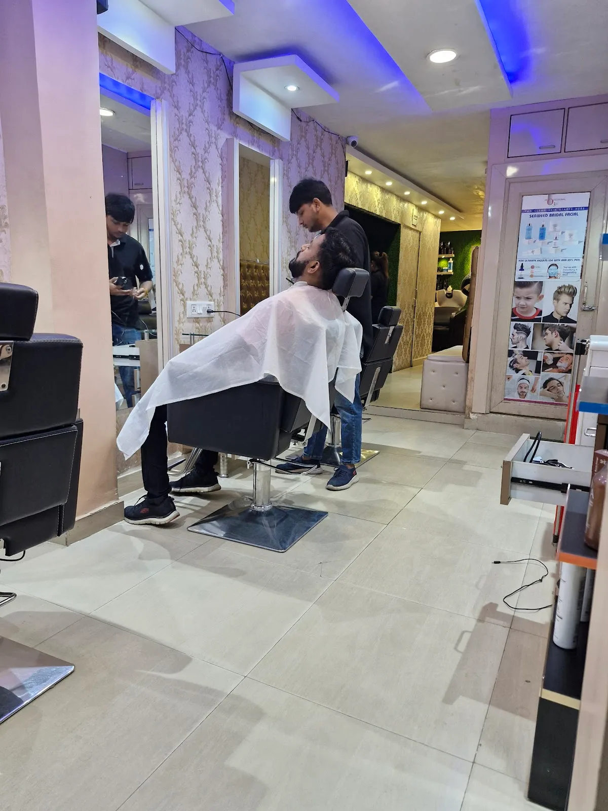 Glamour - A Family Salon @Behala