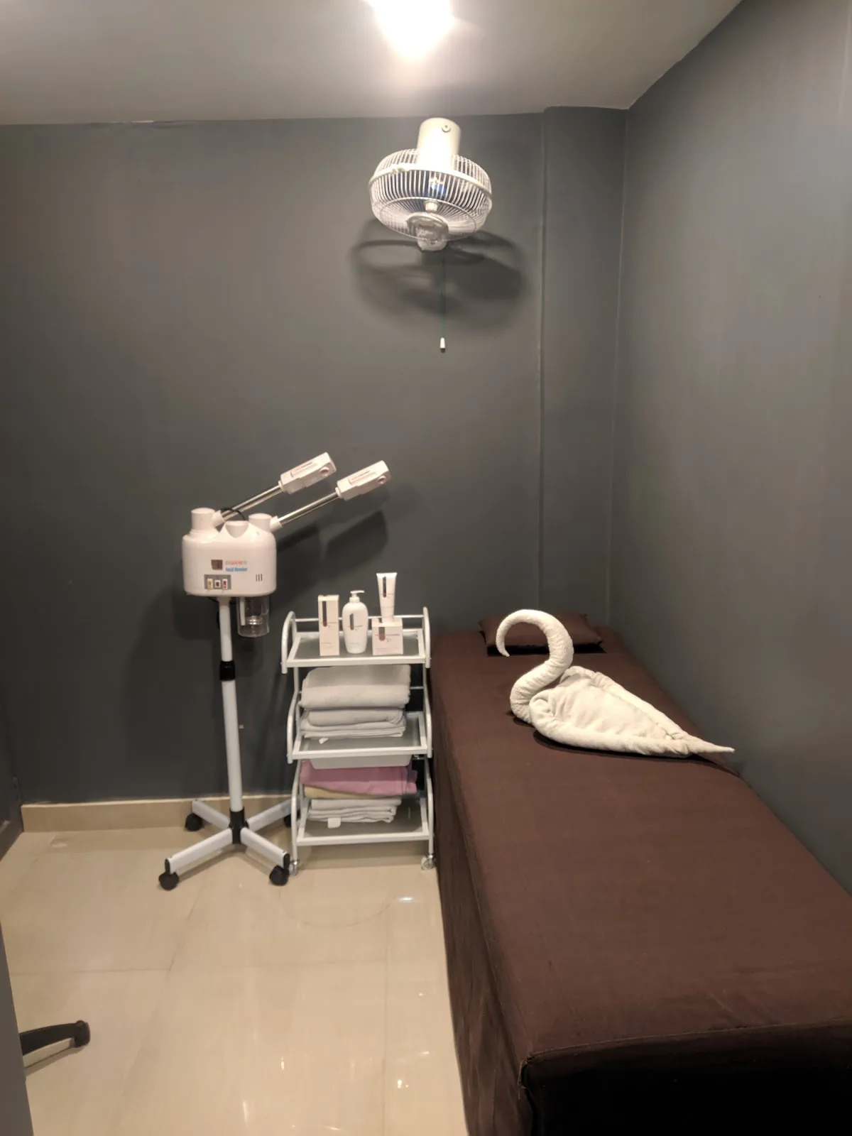 Glamour - A Family Salon @Behala