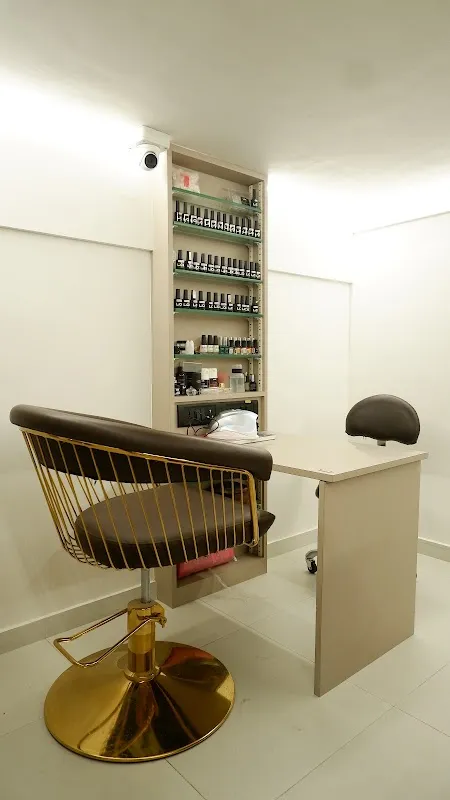 Blush unisex salon