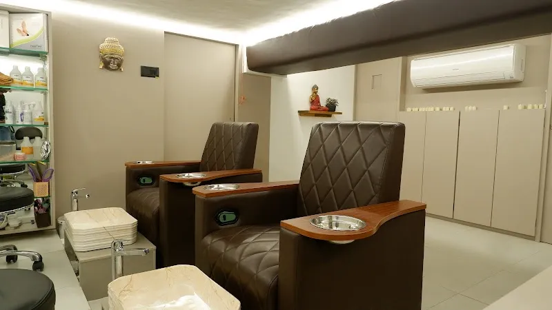 Blush unisex salon