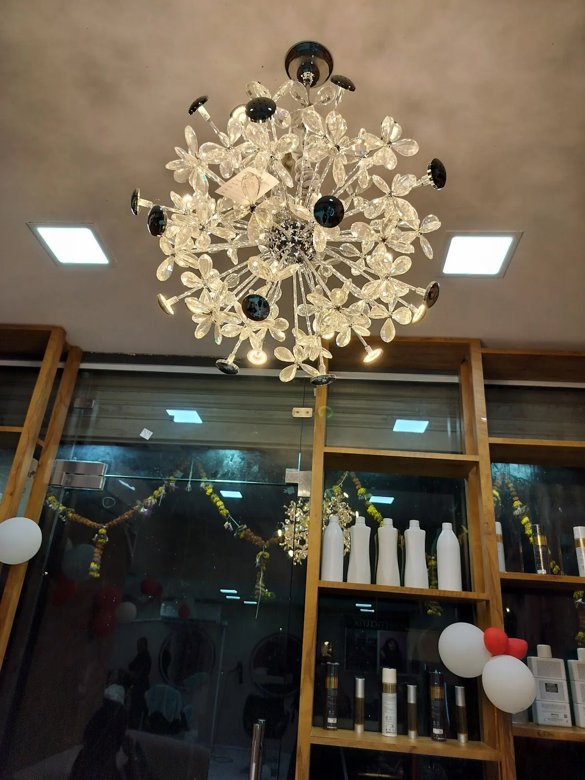 Glow Up Unisex Salon