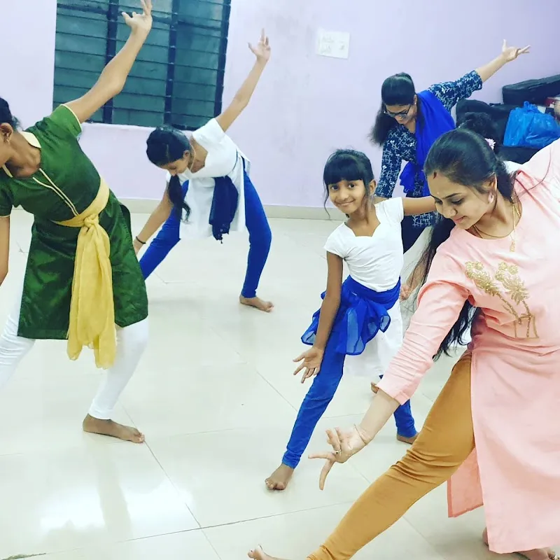 DREAMS DANCE STUDIO