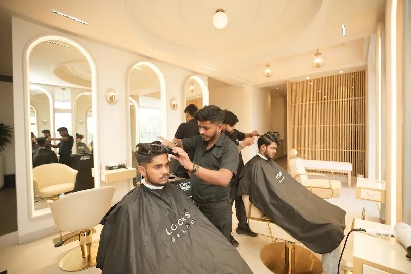 Looks Salon – Best Unisex Salon in Ranchi