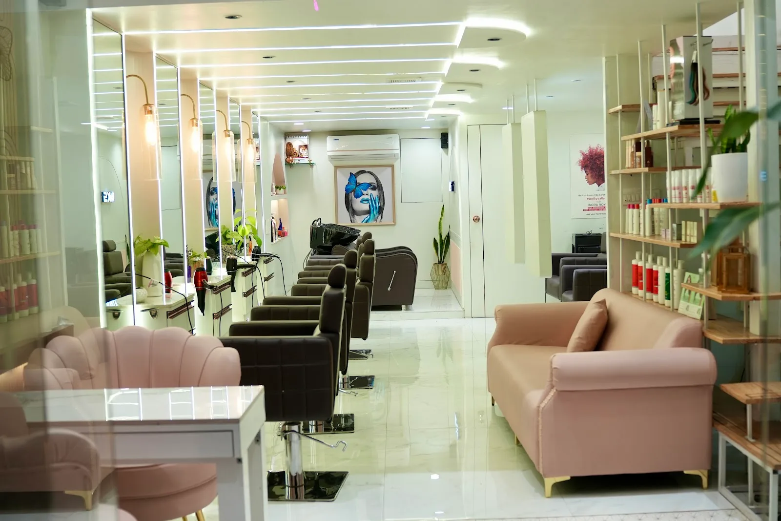Niks International Salon, FC Road Branch