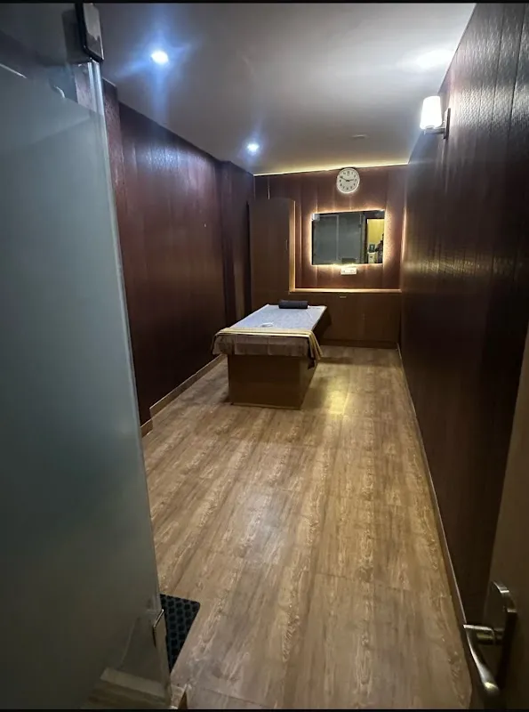 Superb Luxury Spa - Fatehabad Road ,Agra