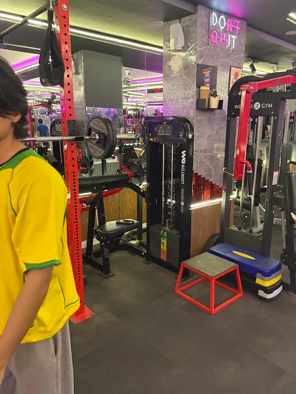 wellness club rajouri garden