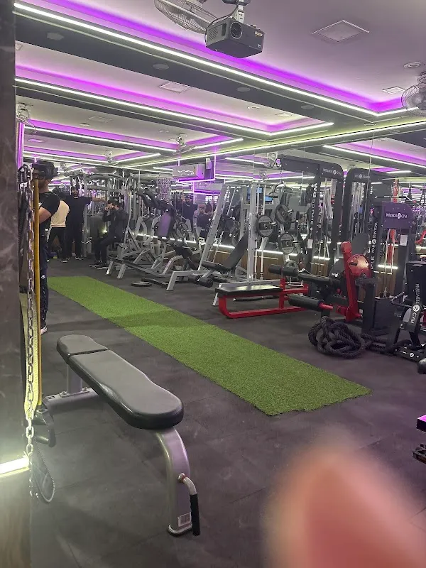 wellness club rajouri garden