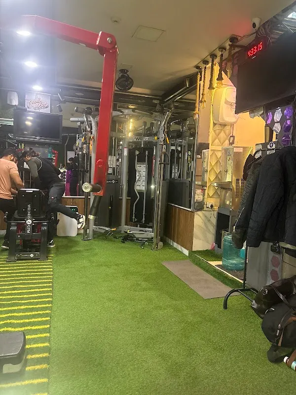 wellness club rajouri garden