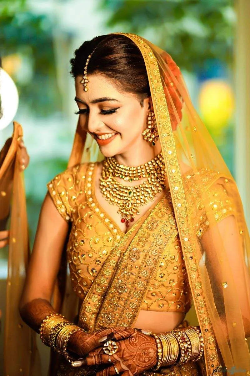 Cut N Looks Unisex Salon|| Best Salon in Ramphal Chowk || Best Makeup Studio in Dwarka||