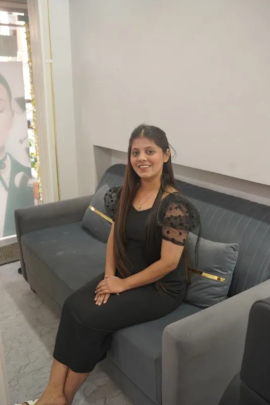 THE BEAUTY LOUNGE