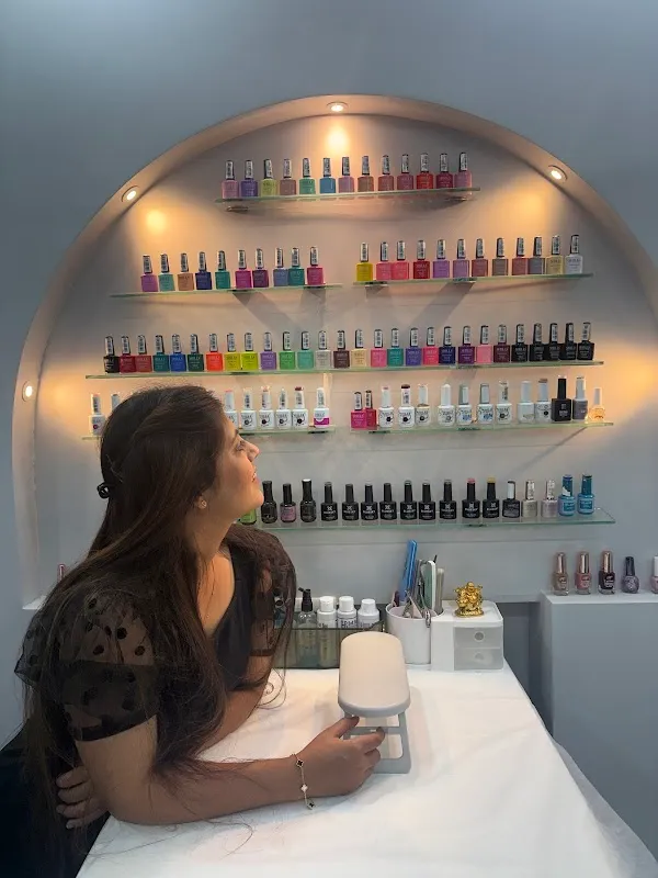 THE BEAUTY LOUNGE