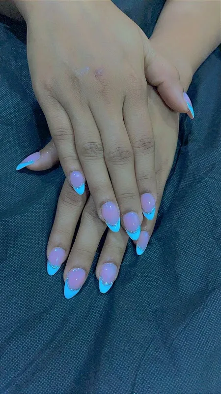 THE BEAUTY LOUNGE