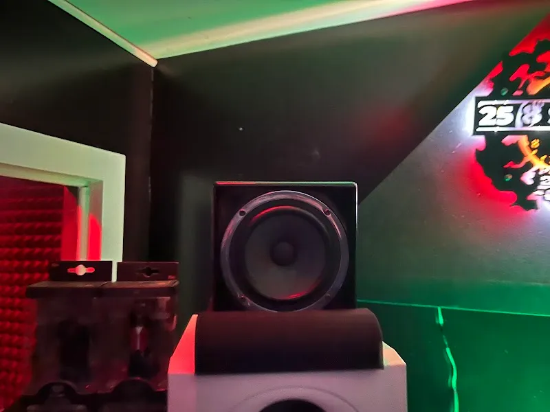 25 8 Studios