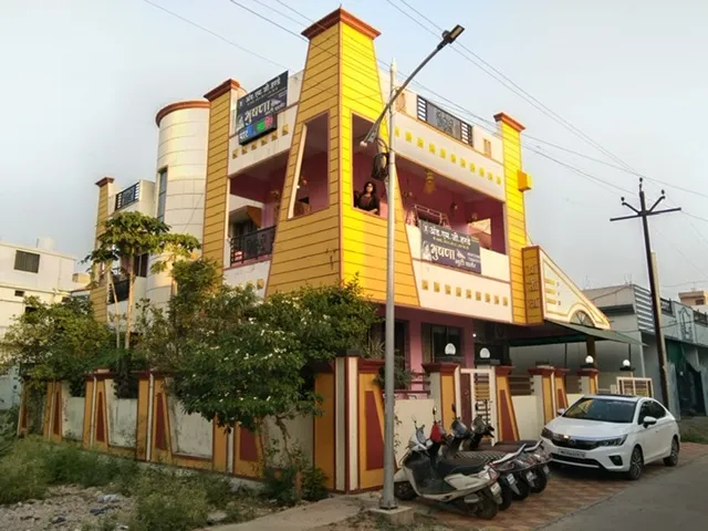 Bhushna Beauty Parlour