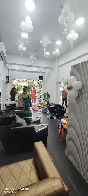 Flourish Family Salon | Beauty Parlour in Thane | Nail art | makeup artist | skin Treatment | Hair Treatment inThane