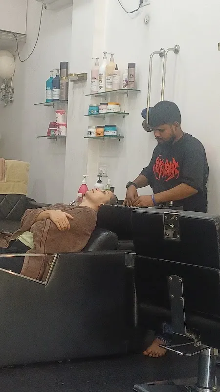 Flourish Family Salon | Beauty Parlour in Thane | Nail art | makeup artist | skin Treatment | Hair Treatment inThane