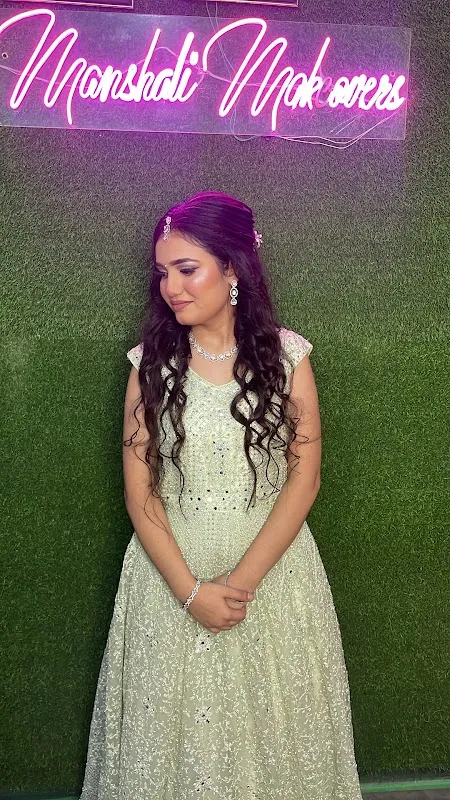 Manshali Beauty salon (certified from Lakme academy)