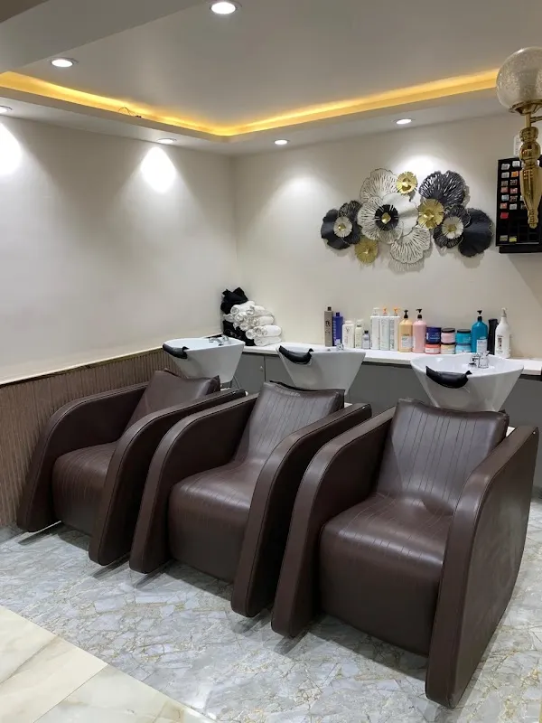 Hair Candy Luxury Salon Pitampura