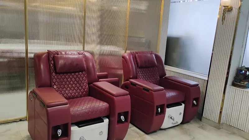 Hair Candy Luxury Salon Pitampura