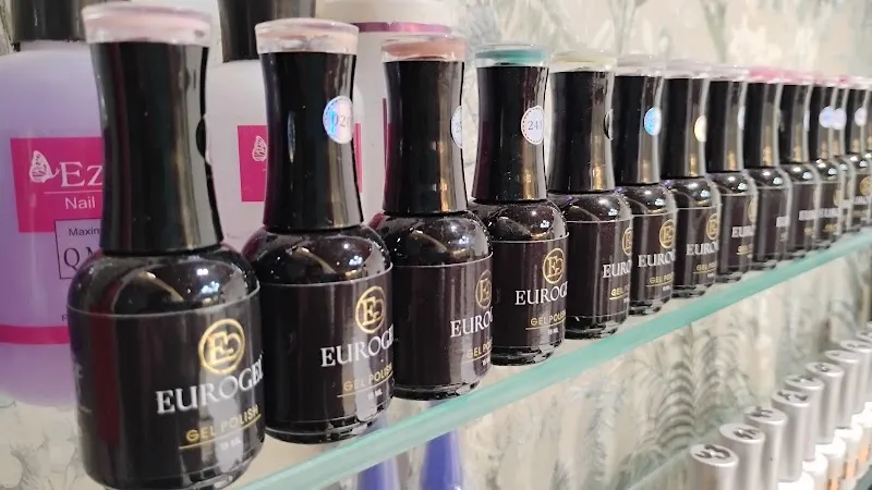 Hair Candy Luxury Salon Pitampura