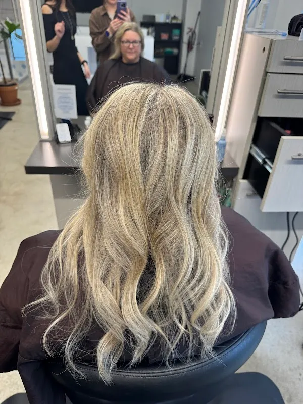 JUUT New Artist Salon