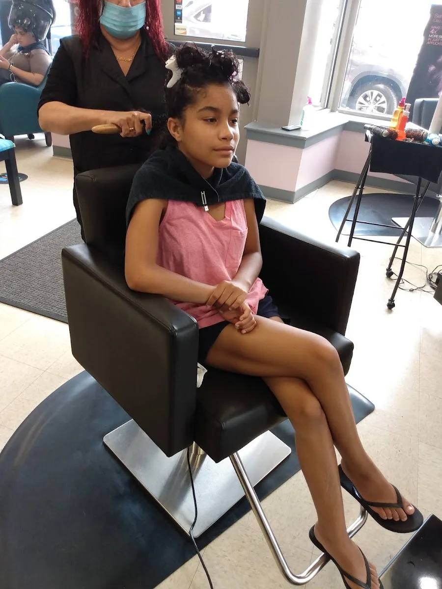 M D Beauty Salon