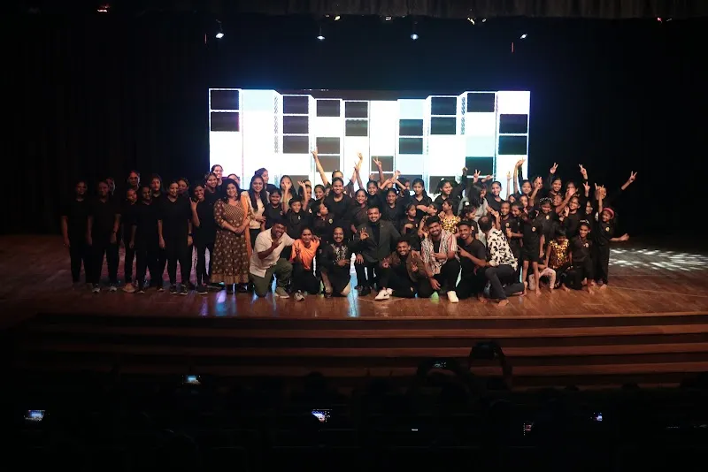 VJ's Dance & Art Studio