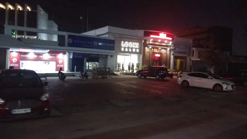 Looks Hair and Beauty Salon
