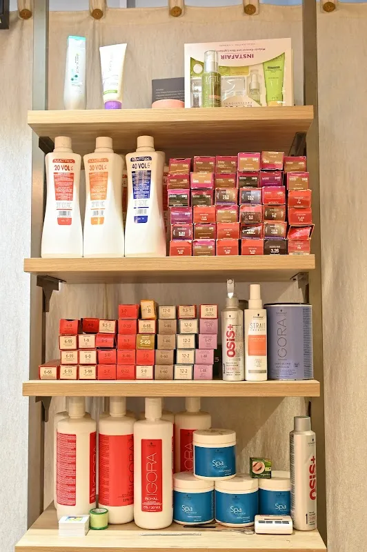 RB Salon the Family: Best Salon In Howrah