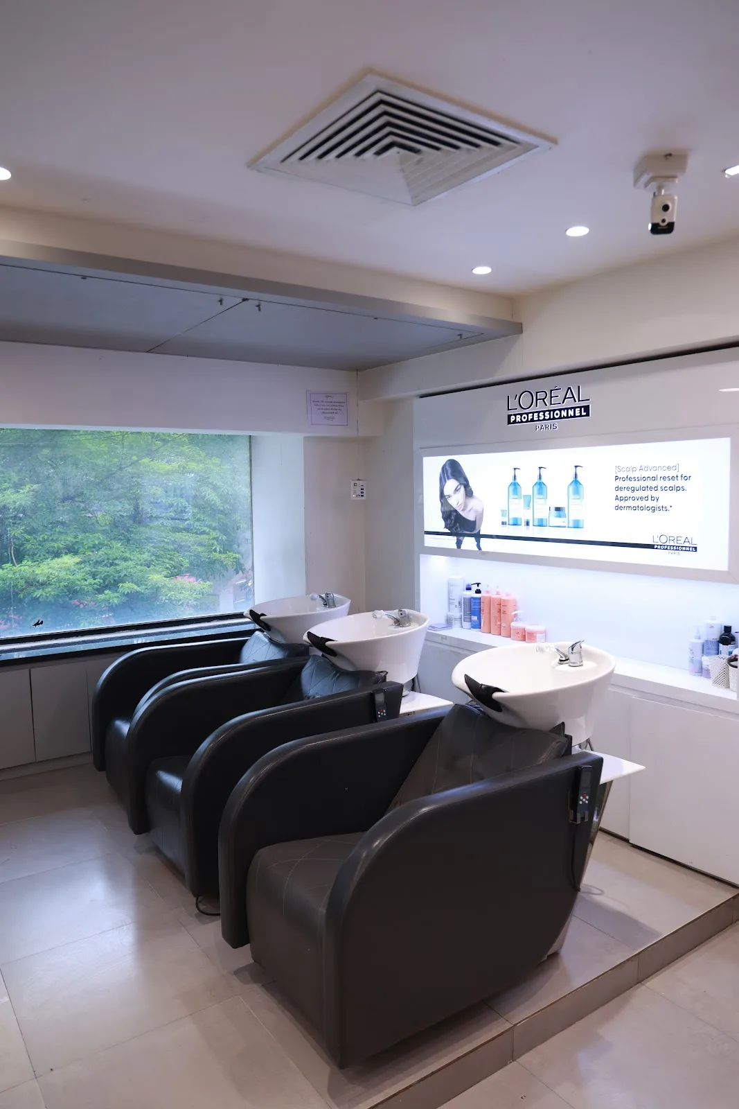 Bonanza Ladies salon parle point surat
