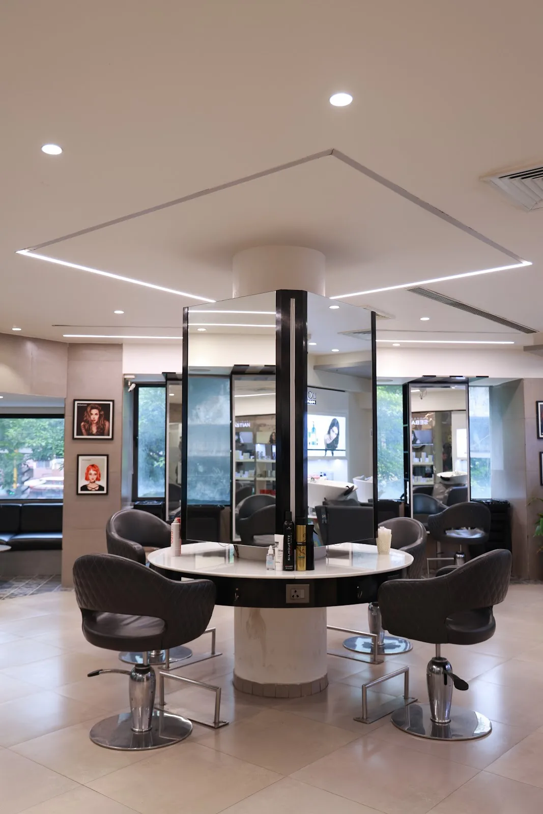 Bonanza Ladies salon parle point surat