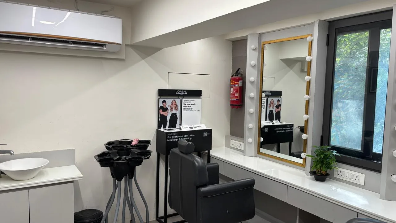 Bonanza Ladies salon parle point surat