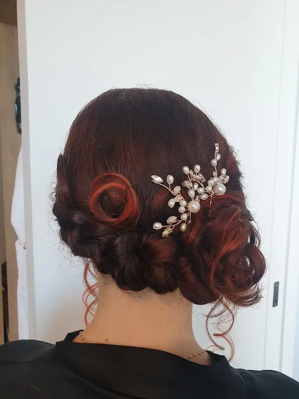 Daly Salon