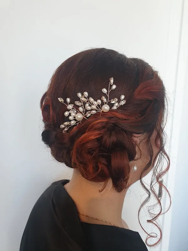 Daly Salon