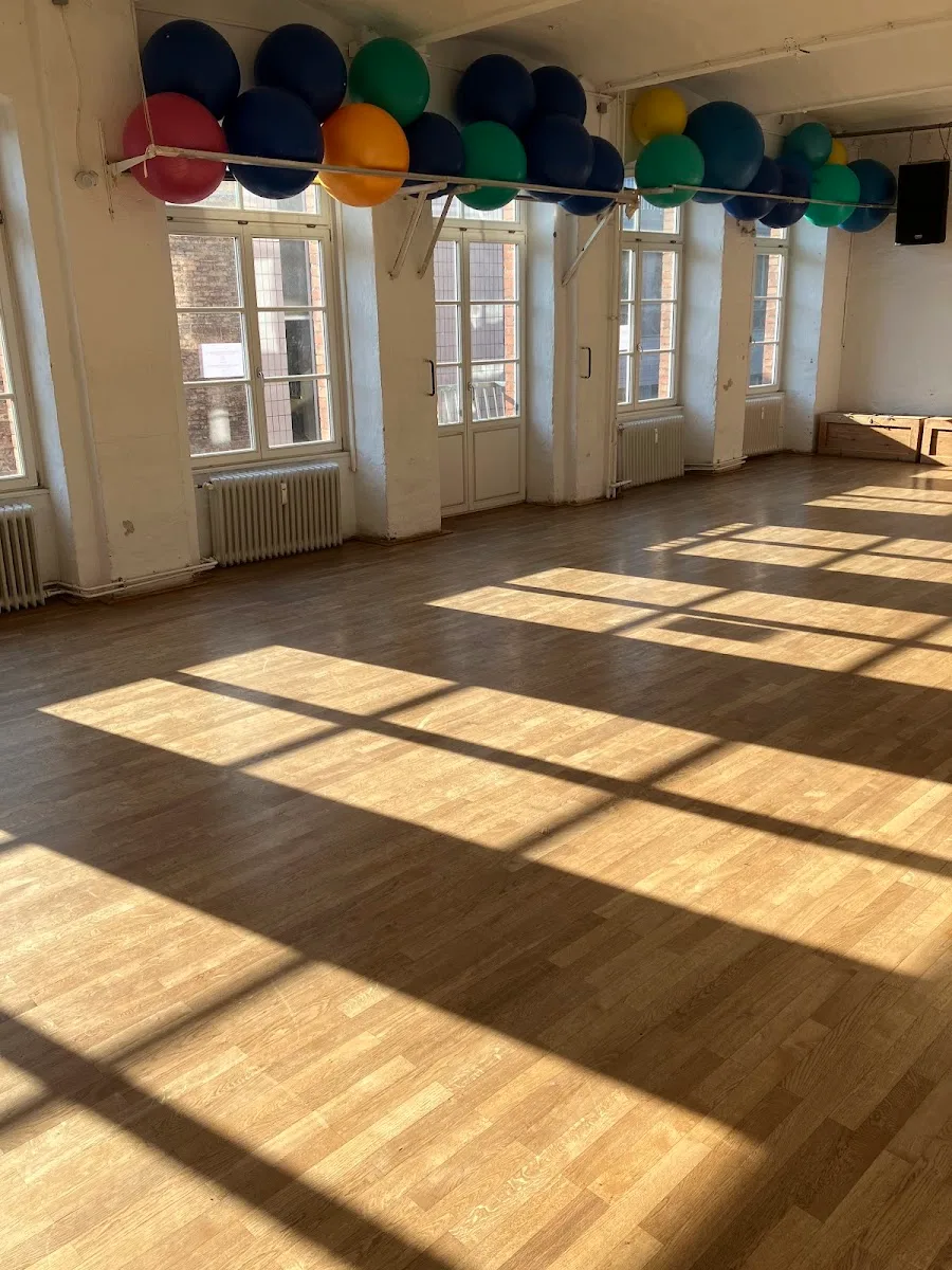 Tanzfabrik Berlin Schule