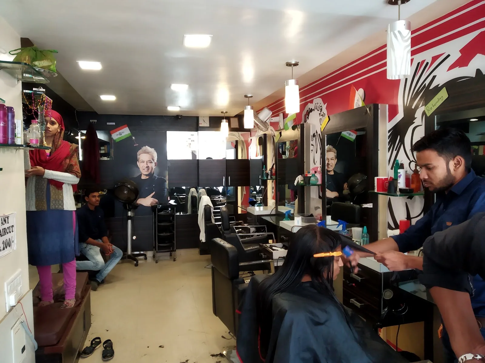 JHB Kidwai Nagar - The Salon - Makeup Studio / Best Bridal Salon in Kanpur/ Best salon in kanpur/