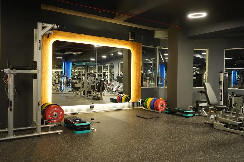 4FIT GYM - EMPOWERING BODIES