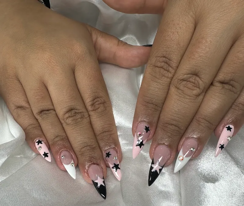 Dorka's Hair & Nail Salon/Barbershop