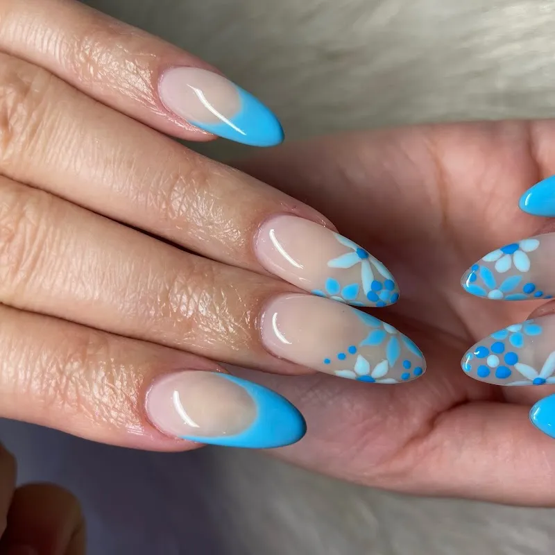 Dorka's Hair & Nail Salon/Barbershop