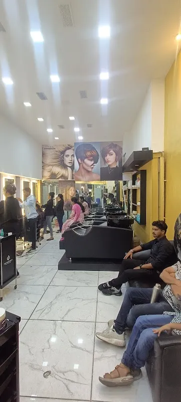 Deep Unisex Salon